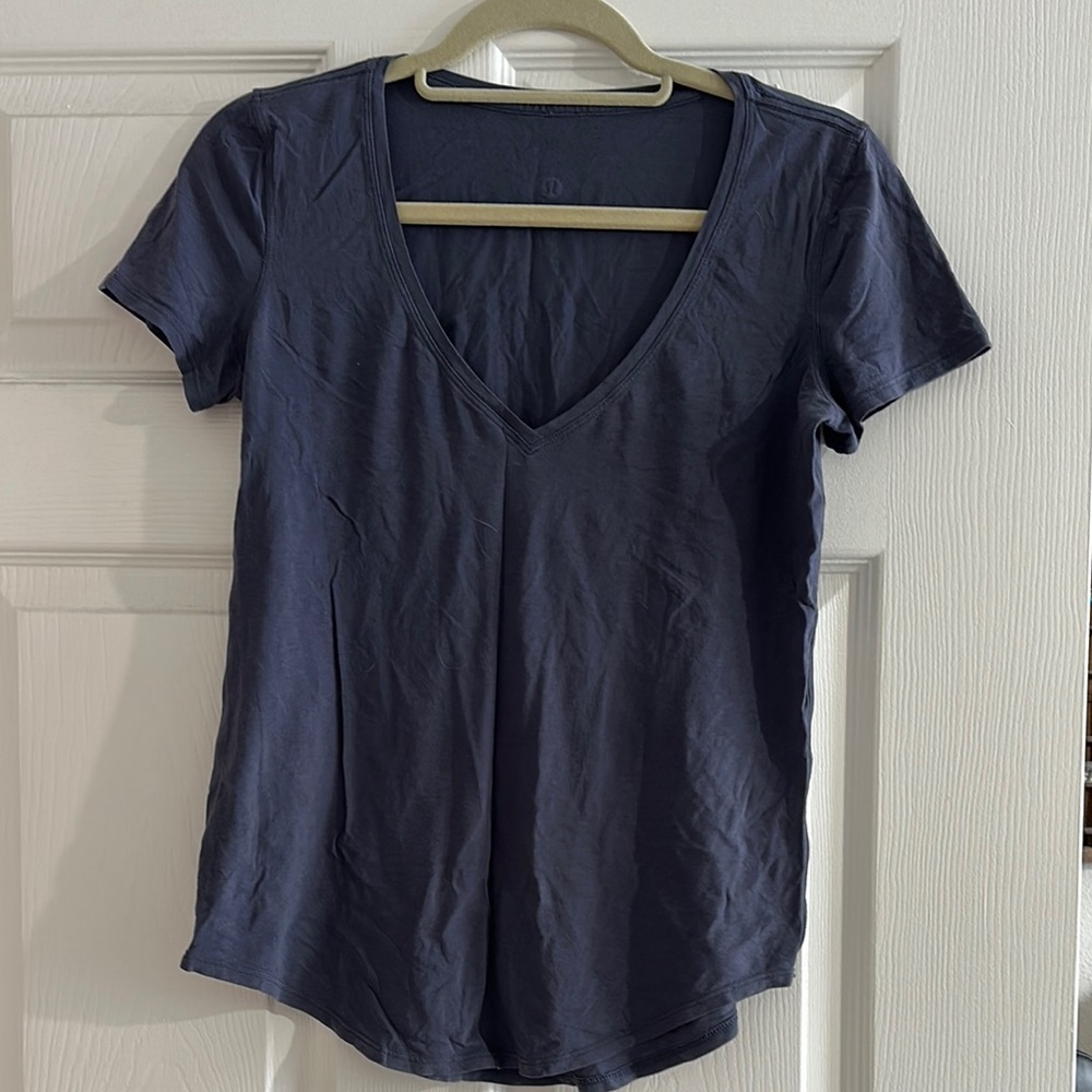Lululemon love T v neck